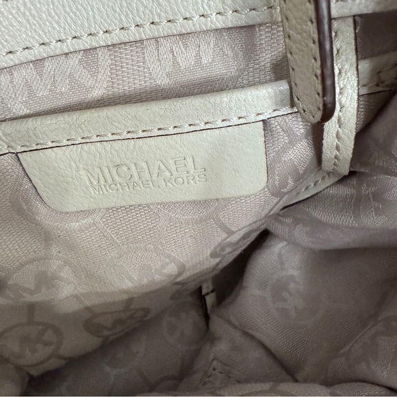 Michael Kors Gansevoort Ivory Cream Crossbody Shoulder Bag Tote with Rose Gold - Picture 14 of 17